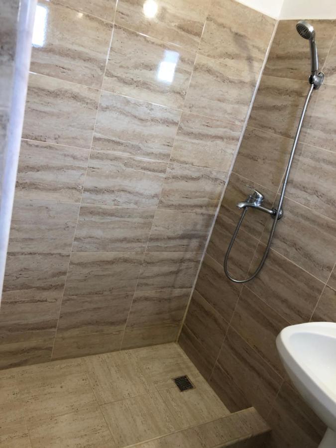 Autentic Boutikue Костинещи Екстериор снимка