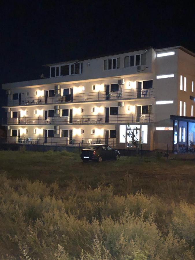 Autentic Boutikue Костинещи Екстериор снимка